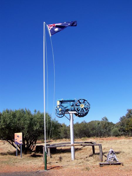 Toompine Tractor, Queensland