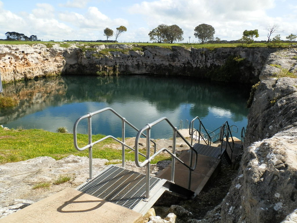 Little Blue Lake Swimming Platform, Limestone Coast near Port MacDonnell