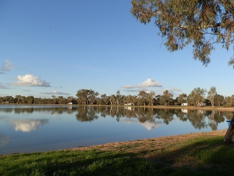 Lake Lascelles Free Camp Sites