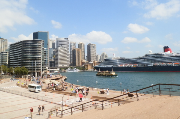 View from Opera House Steps to Circular Quay