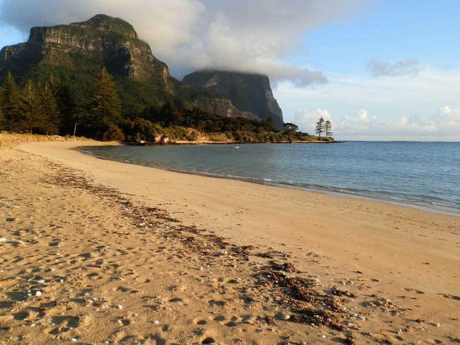 Cobbys Corner and THOSE Mountains, Lord Howe Island