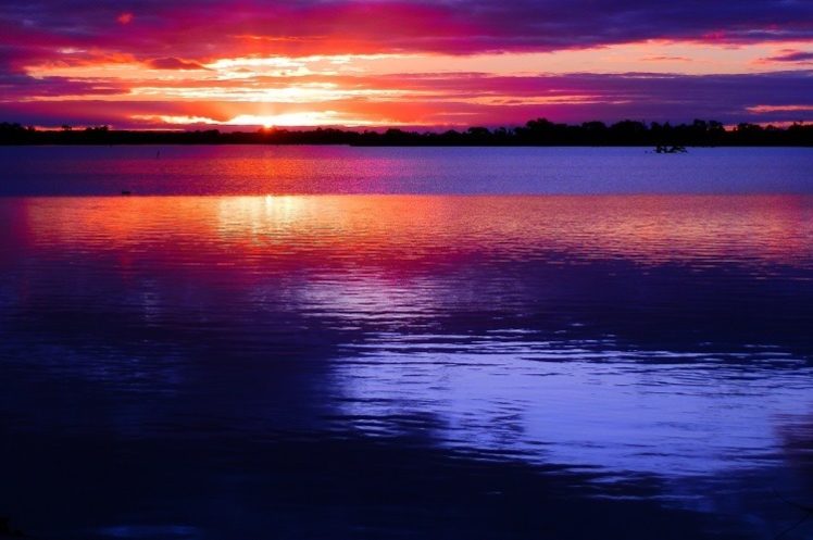 Colours of Lake Cullulleraine, Victoria, Australia